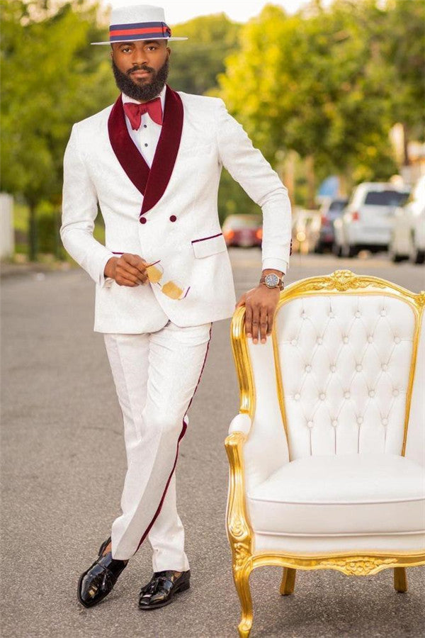 Newinlook Chic White Jacquard Double-Breasted Wedding Suit with Burgundy Lapel