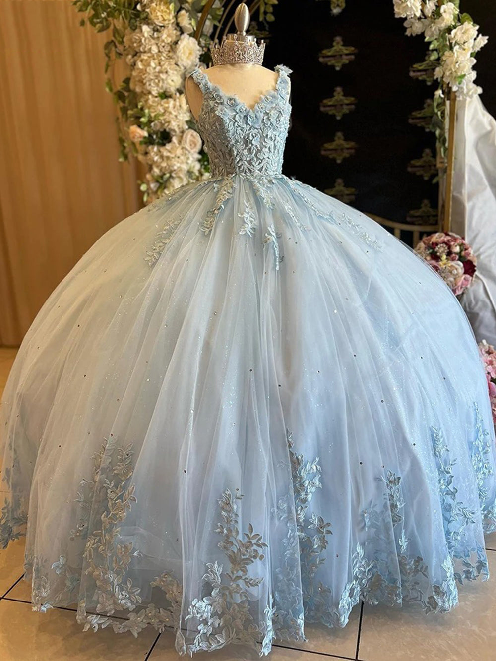 Light Blue Tulle Princess Gown Sweetheart Neckline with Floral Lace Applique for Quinceanera & Sweet 16