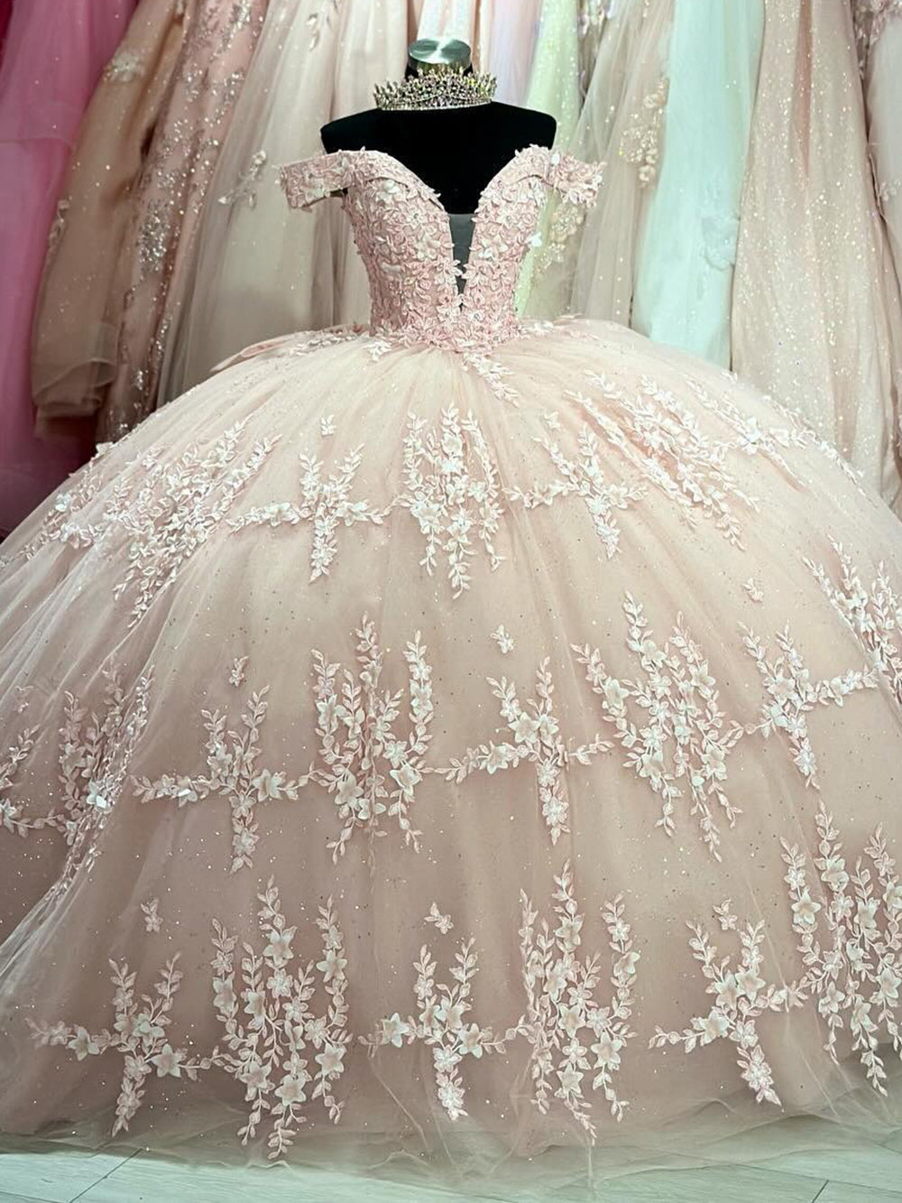 Exquisite Off-Shoulder Ball Gown with Lace Appliques & Bow Detail Pink Tulle Quinceanera Dress for Sweet 16 & Princess Birthday Parties