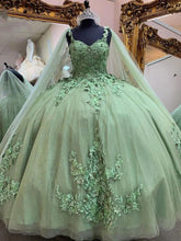 Exquisite Sage Green Tulle Quinceanera Dress Strapless Ball Gown with Delicate Lace Appliques for Sweet 16