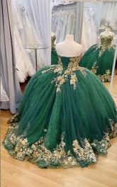 Exquisite Emerald Green Ball Gown Strapless 3D Floral Tulle Quinceanera Dress for Sweet 16 & Special Occasions