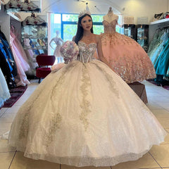 Champagne Tulle Quinceanera Dress Off-Shoulder Ball Gown with Puff Sleeves & Lace Appliques for Sweet 16 & Princess Parties