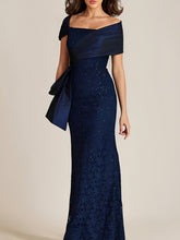 Off-the-Shoulder Lace Trumpet/Mermaid Mother of the Bride Dresses Featuring Applique & Beading