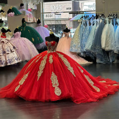 Sweetheart Neckline Long Sleeve Gold-Embellished Red Tulle Quinceanera Dress Stunning 16th Birthday Party Gown