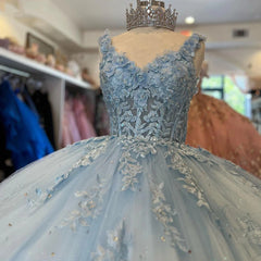 Light Blue Tulle Princess Gown Sweetheart Neckline with Floral Lace Applique for Quinceanera & Sweet 16