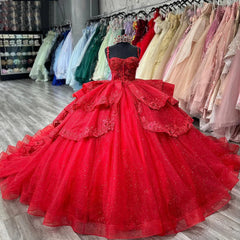 Red Tulle Quinceanera Dress Sweetheart Neckline with Lace Appliques & Beaded Spaghetti Straps for Sweet 16 or Ball Gown Events