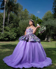 Lavender Tulle Quinceanera Dress Strapless Ball Gown with Floral Appliques for Sweet 16 & Evening Galas
