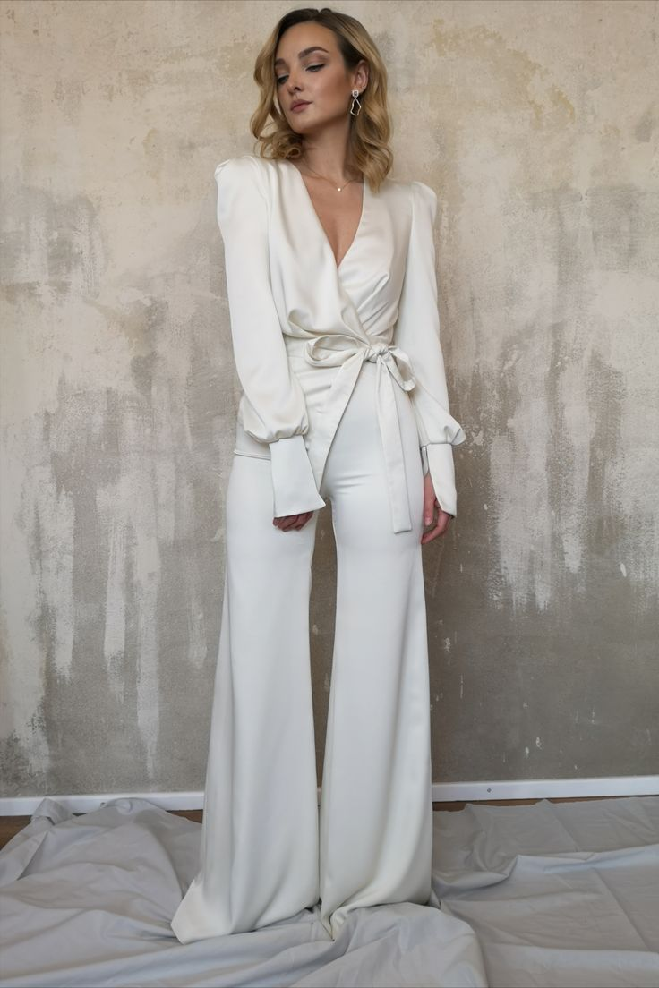 Newinlook Charming Long Sleeves White V-Neck Long Jump Suit With Belt
