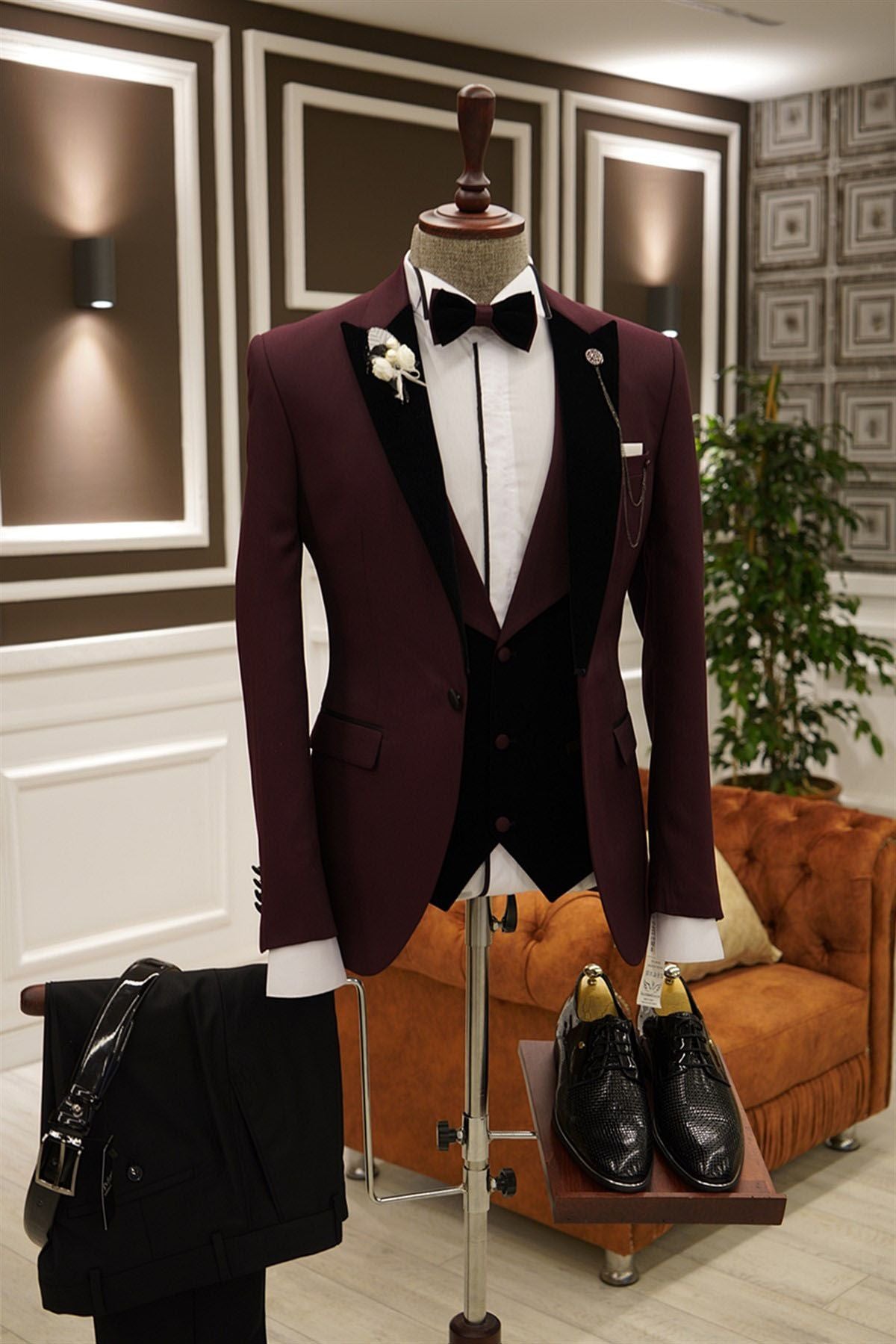 Newinlook Stylish Burgundy Peaked Lapel Evening Suit with Three Pieces