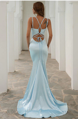 Newinlook Gorgeous Red Spaghetti Straps V Neck Mermaid Evening Dress