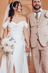 Gorgeous Long A-Line Elegant V-Neck Off-The Shoulder Split Front Strapless Wedding Dresses with Ruffles