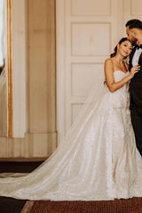 Elegant Long A-Line Floor-Length Stain Tulle Spaghetti Straps Wedding Dresses with Appliques