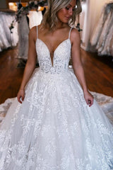 Elegant A-Line Spaghetti Straps Floor-Length Sweetheart Appliques Wedding Dresses with Lace