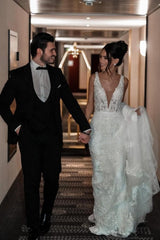 Fabulous Long A-Line Tulle V-Neck Straps Floor-Length Stain Sleeveless Wedding Dresses with Lace