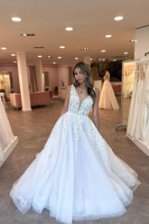 Glamorous A-Line Tulle V-Neck Floor-Length Sleeveless Wedding Dresses with Appliques