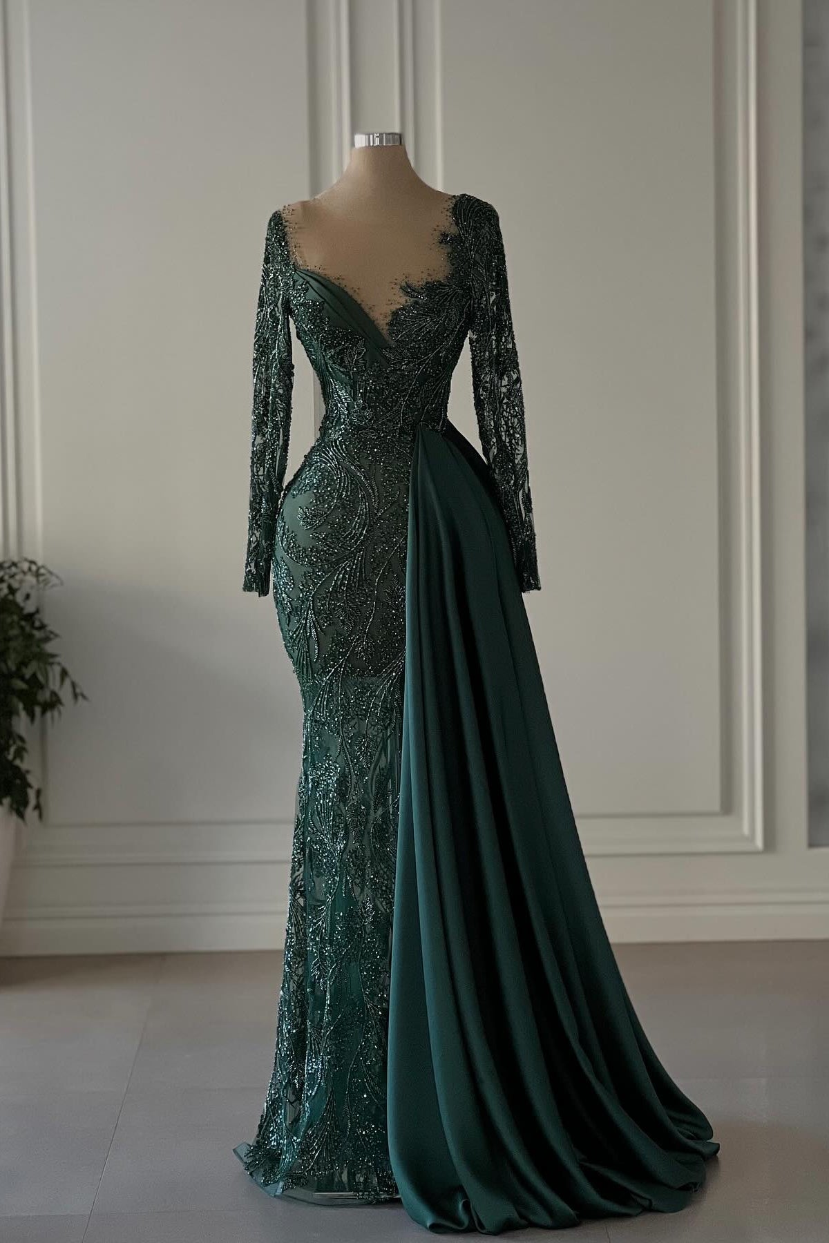 Designer Long Dark Green V-neck Lacy Mermaid Prom Dress with Graceful – Newinlook