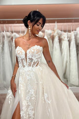 Charming Split Front A-Line Tulle Lace Sweetheart Floor-Length Sleeveless Wedding Dresses