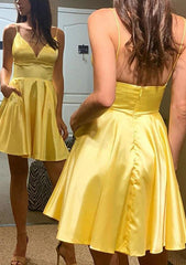 A-Line V-Neck Sleeveless Charmeuse Short/Mini Homecoming Dresses With Pockets