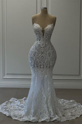 Graceful Long White Sweetheart Mermaid Lace Sleeveless Wedding Gown