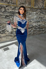 Chic Floor-Length Strapless Sleeveless Mermaid Prom Gown with a Dramatic Split