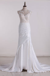 Chic Jewel Tulle White Satin Wedding Dress Lace Appliques Ruffles Sleeveless Bridal Gowns On Sale