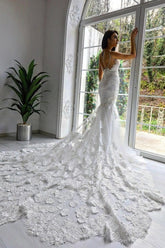 Chic Sleeveless Spaghetti Straps Mermaid Wedding Gown with Delicate Chapel Train