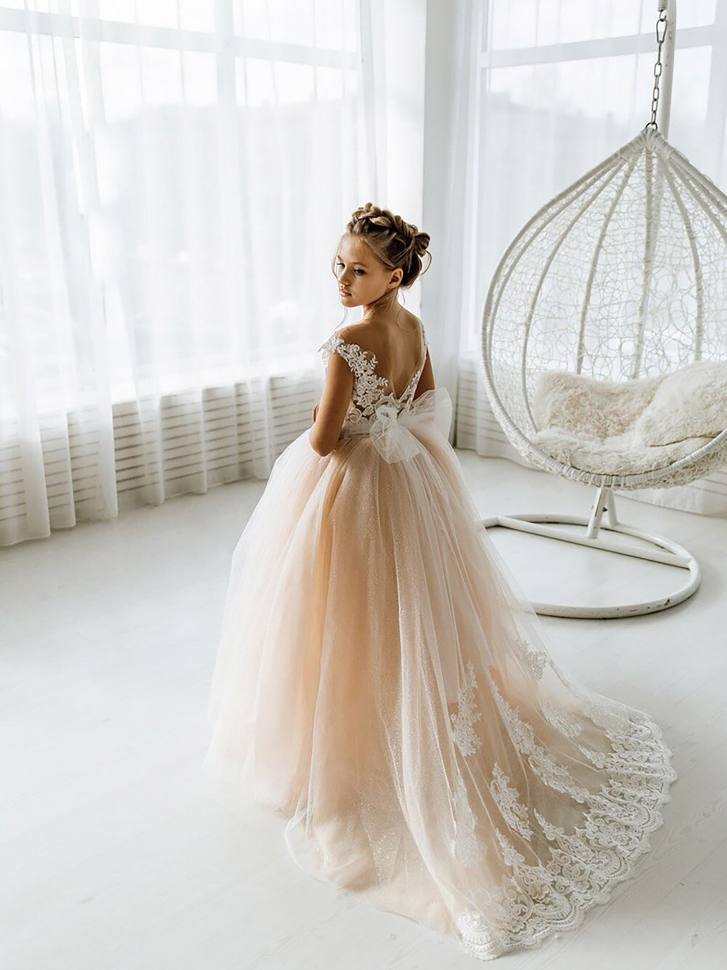 Cute Sleeveless Floral Lace Champagne Flower Girl Dress – Newinlook