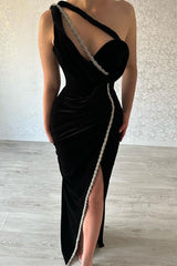 Designer Long Black Mermaid Single Shoulder Sleeveless Gown With High Slit