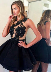 A-Line/Princess Bateau Short/Mini Chiffon Cocktail Dress with Appliqued