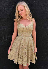 A-Line/Princess Sweetheart Knee-Length Lace Cocktail Dress with Beaded Detail
