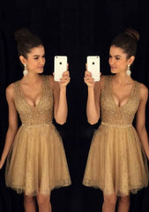 Elegant A-Line/Princess Tulle Cocktail Dress with Beaded Scoop Neck Short/Mini