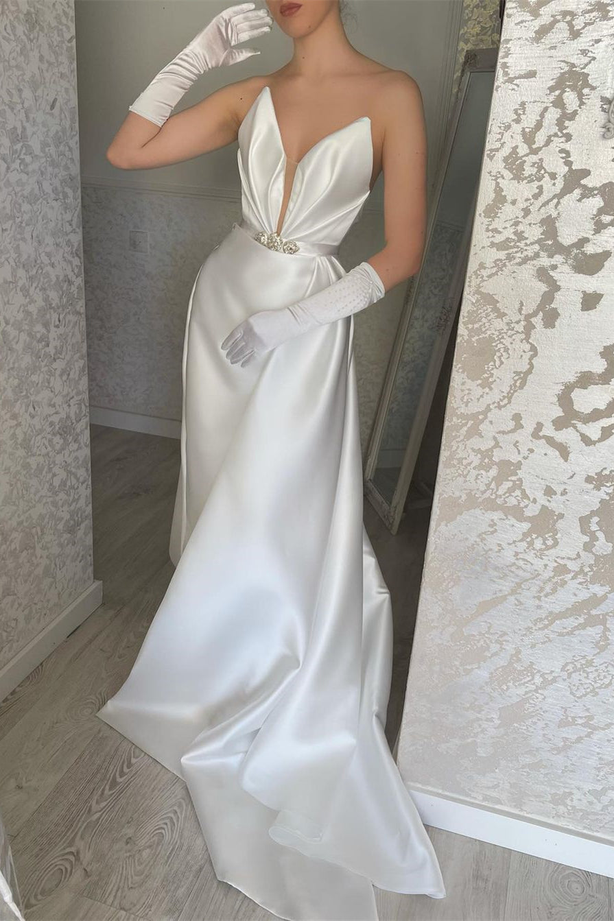 Elegant Floor-Length V-neck Sleeveless Satin Prom Dress with Classy Touch