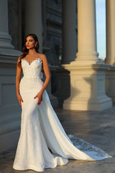 Elegant Long Mermaid Sleeveless Wedding Dress with Lace