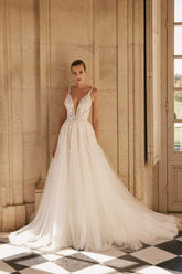 Elegant Spaghetti Straps Sleeveless A-Line Lace Wedding Gown with Refined Accents