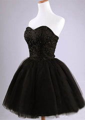 Elegant Tulle Cocktail Dress with Lace Embroidery - A-Line/Princess Strapless Short/Mini