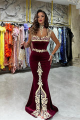 Exquisite Floor-Length Sweetheart Sleeveless Mermaid Burgundy Prom Dress with Applique Details