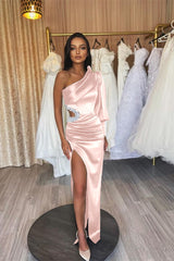 Newinlook Black One Shoulder Long Sleeve Slit Mermaid Evening Dress With Pearls