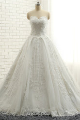 Glamorous Sweetheart A-line Tulle Wedding Dresses With Appliques White Ruffles Lace Bridal Gowns Online