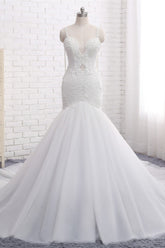 Gorgeous Spaghetti Straps V-Neck Mermaid Wedding Dress White Lace Appliques Sleeveless Bridal Gowns Online