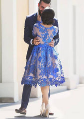 Knee-Length Lace Homecoming Dress with A-line/Princess Bateau Full/Long Sleeves