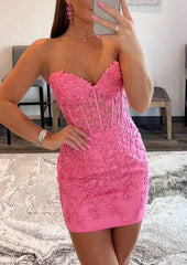 Laced Homecoming Dress with Beading - Sheath/Column Sweetheart Sleeveless Short/Mini