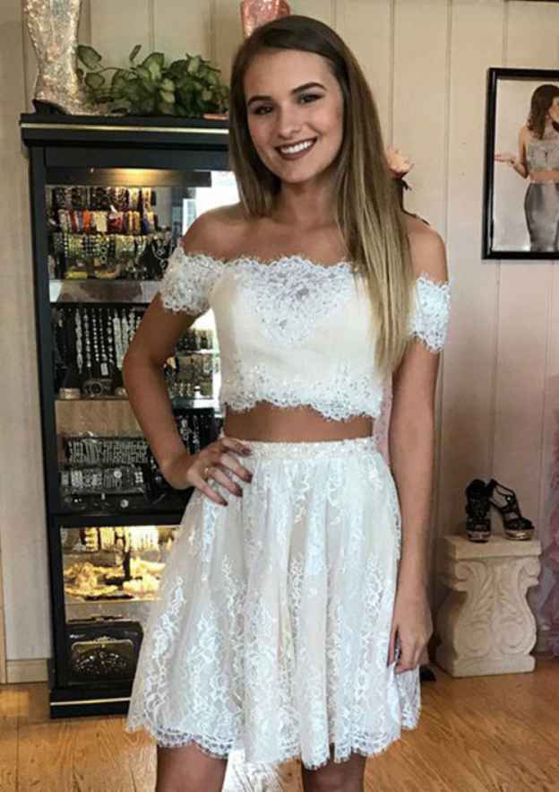 Off-The-Shoulder A-Line/Princess Lace Homecoming Dress
