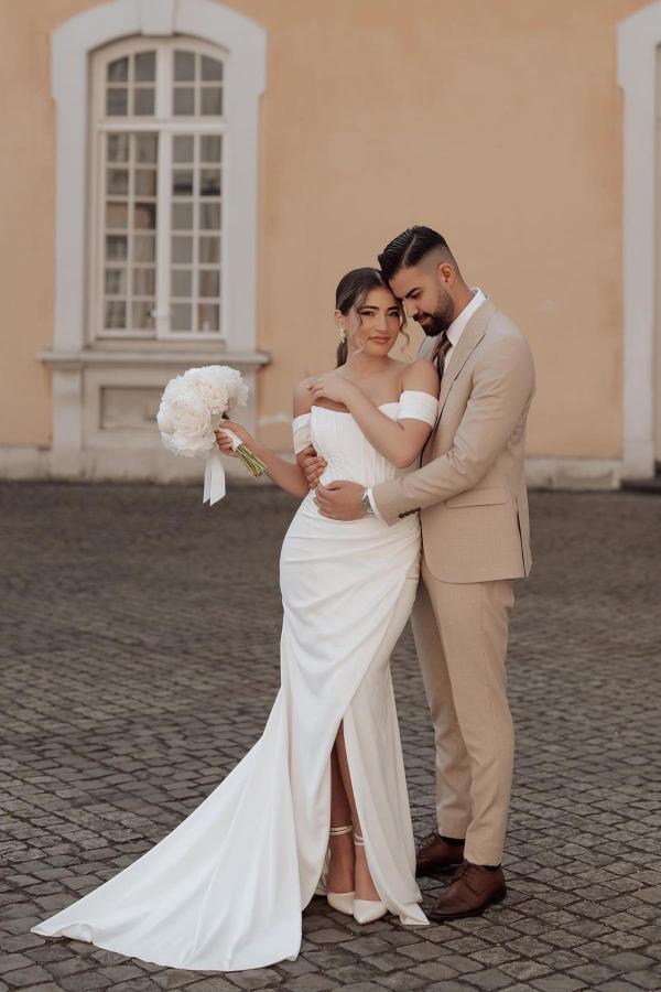 off the shoulder white dress with slit Off-Shoulder Floral Lace Wedding Dress with High Slit and Elegant Train Size 18