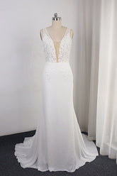 Sexy Deep-V-Neck Chiffon Sheath Wedding Dress Lace Appliques Sleeveless Pearls Bridal Gowns Online