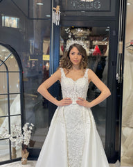 Sexy Floor-Length Sweetheart Straps Sleeveless Mermaid Lace Wedding Dress with Court Train