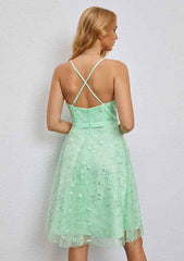 Sparkle in Style with A-line V Neck Sleeveless Tulle Short/Mini Prom Dress with Glitter Lace Appliqu¨¦