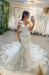 Sexy Floor Length Off-The-Shoulder Sleeveless Mermaid Lace Wedding Dress with Cathedral Train