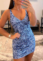 Velvet Sequins Sheath/Column V-Neck Sleeveless Short/Mini Homecoming Dress