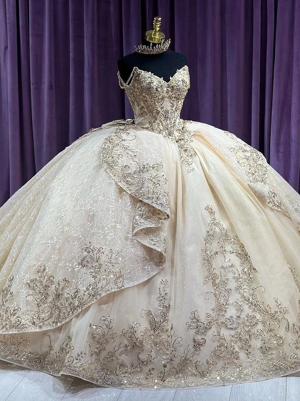 Champagne Tulle Quinceanera Dress Sweetheart Ball Gown with Lace Appliques & Beaded Ruffles