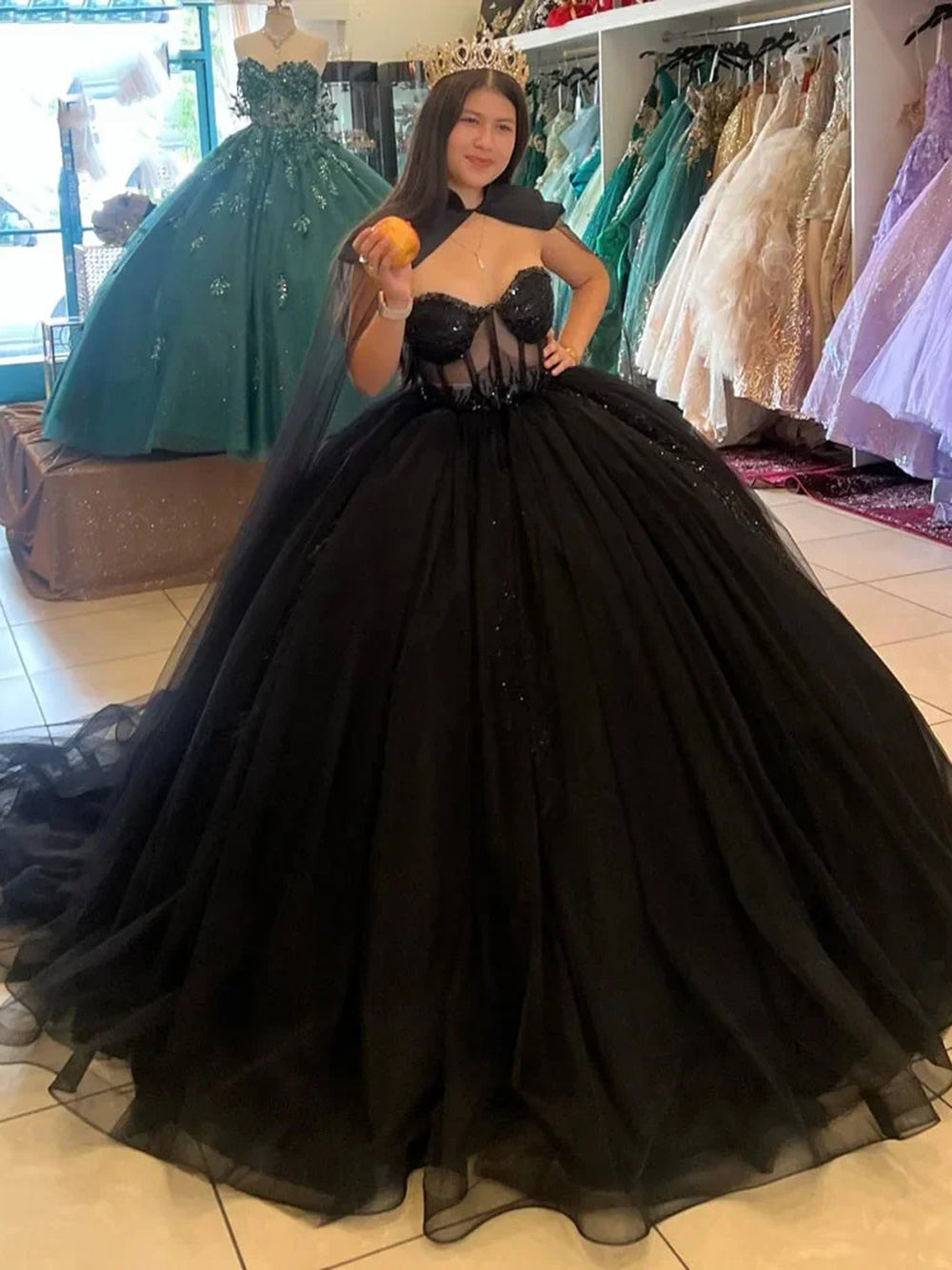 Exquisite Black Tulle Quinceanera Dress Strapless Ball Gown with Lace & Sequins Appliques for Sweet 16